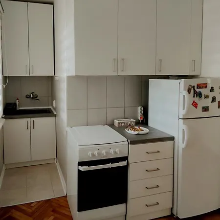 Cozy & Bright Garden Flat * Podgorica