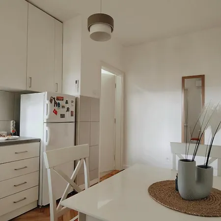 Lejlighed Cozy & Bright Garden Flat *