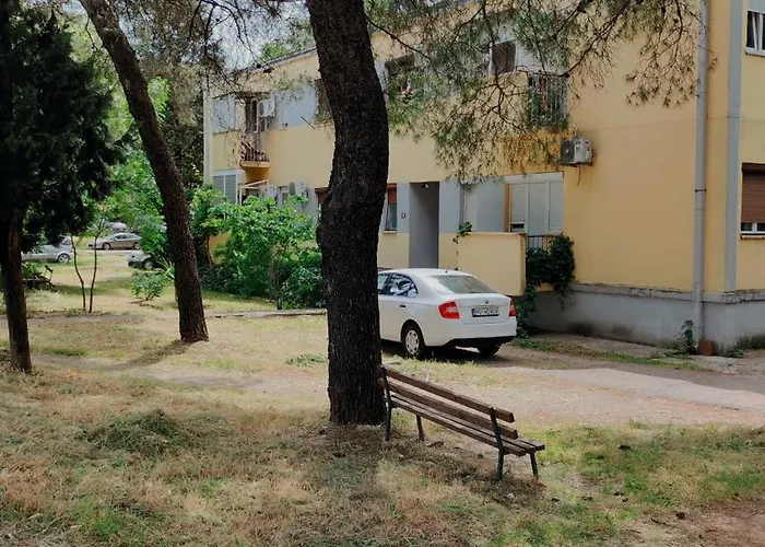 דירה Cozy & Bright Garden Flat *